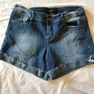L.e.i blue washed jean shorts